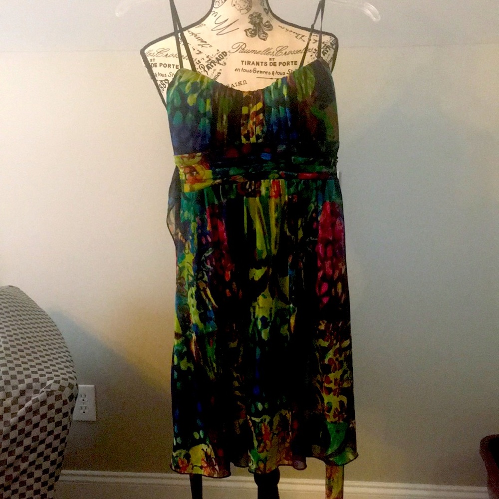 Small strapless or with adjustable straps dress.